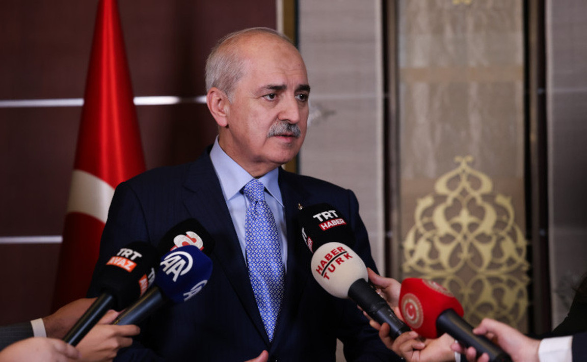 TBMM BAŞKANI KURTULMUŞ, KAZAKİSTAN’DA GAZETECİLERİN SORULARINI YANITLADI