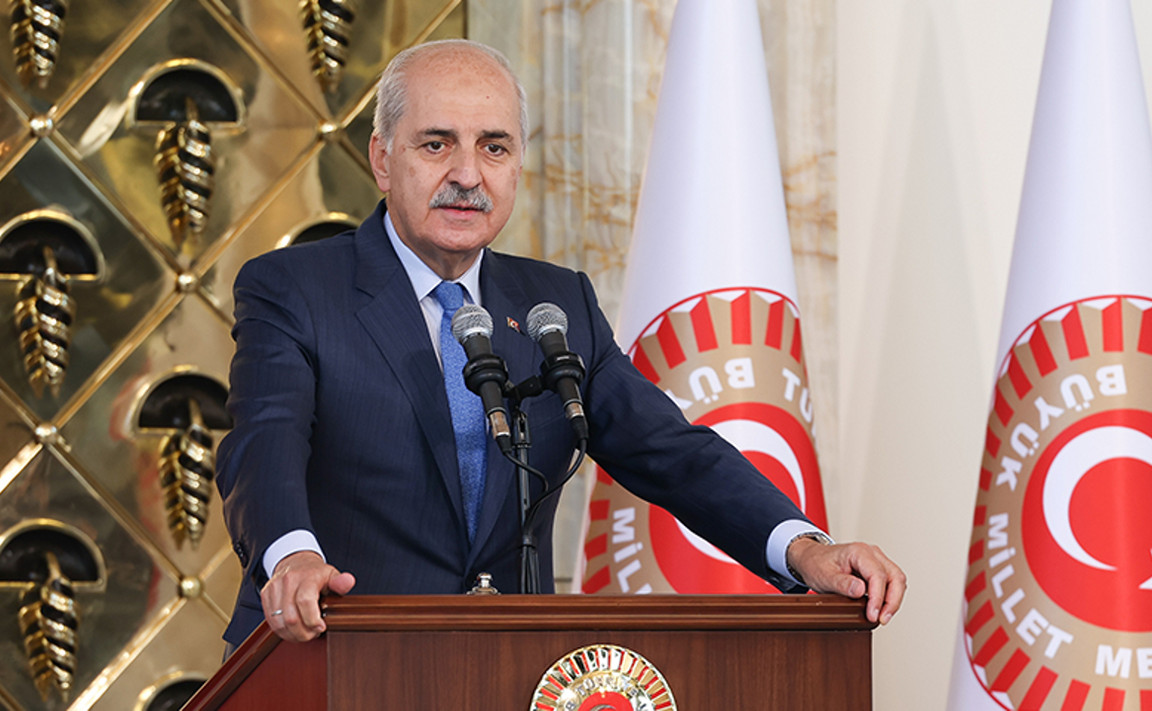 TBMM BAŞKANI KURTULMUŞ, KKTC'DEN GELEN MUHTARLARI KABUL ETTİ