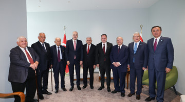 TBMM Başkanı Kurtulmuş, Lefkoşa’da TDT Aksakallar Konseyi Üyeleriyle Görüştü