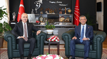 TBMM BAŞKANI KURTULMUŞ, CHP GENEL BAŞKANI ÖZEL’İ ZİYARET ETTİ