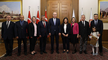 TBMM BAŞKANI KURTULMUŞ, MECLİS PERSONELİYLE BAYRAMLAŞTI