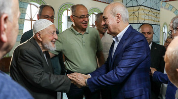 TBMM BAŞKANI NUMAN KURTULMUŞ, BAYRAM NAMAZINI ÇANAKKALE ŞEHİTLER CAMİİ'NDE KILDI