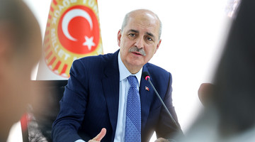 TBMM BAŞKANI KURTULMUŞ, BRÜKSEL’DE TÜRK GAZETECİLERLE BİR ARAYA GELDİ