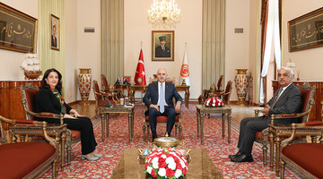 TBMM BAŞKANI KURTULMUŞ, TBMM BAŞKANVEKİLİ PERVİN BULDAN VE DEM PARTİLİ SANCAR'I KABUL ETTİ