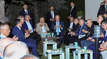 TBMM BAŞKANI NUMAN KURTULMUŞ'TAN AĞABEYİ VEFAT EDEN HAZİNE VE MALİYE BAKANI ŞİMŞEK'E TAZİYE ZİYARETİ