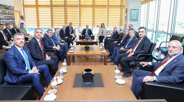 TBMM BAŞKANI KURTULMUŞ, AFYONKARAHİSAR TİCARET VE SANAYİ ODASINI ZİYARET ETTİ