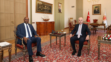 TBMM Başkanı Kurtulmuş, Zimbabve’nin Ankara Büyükelçisi Mutıwazuka’yı Kabul Etti