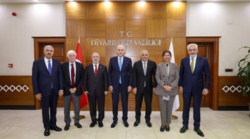 TBMM Başkanı Kurtulmuş, Diyarbakır’da Valilik ve Büyükşehir Belediyesini Ziyaret Etti