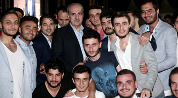 Başbakan Yardımcısı Kurtulmuş, gençlerle sahur yaptı