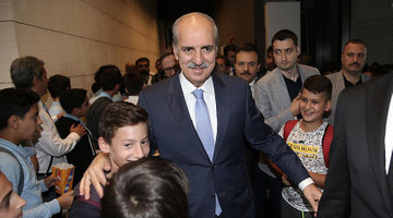 Kurtulmuş, öğrencilerle "Ayla"yı izledi