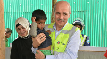 Kurtulmuş, Arakanlı Müslümanların yaşadığı kampları ziyaret etti