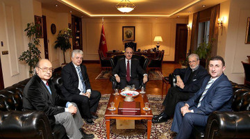 Kurtulmuş, Başpiskopos Zekiyan'ı kabul etti