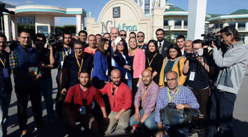 Kurtulmuş, Gazetecilerin mesaisine ortak oldu