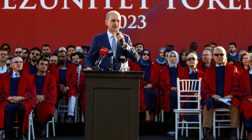 TBMM BAŞKANI KURTULMUŞ, İBN HALDUN ÜNİVERSİTESİ MEZUNİYET TÖRENİ'NE KATILDI