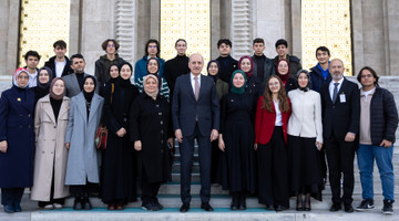 TBMM BAŞKANI KURTULMUŞ, LİSE ÖĞRENCİLERİNİ KABUL ETTİ