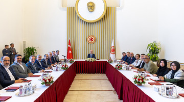 TBMM BAŞKANI KURTULMUŞ, BÜYÜK AİLE PLATFORMU ÜYELERİNİ KABUL ETTİ