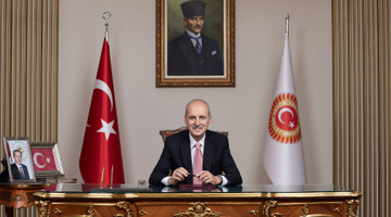 TBMM BAŞKANI KURTULMUŞ’TAN, AVRUPA ŞAMPİYONU MİLLİ YÜZÜCÜLER HÜSEYİN EMRE SAKÇI VE KUZEY TUNÇELLİ'YE TEBRİK