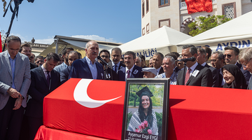 TBMM BAŞKANI KURTULMUŞ, İSRAİL ASKERLERİNCE ÖLDÜRÜLEN AYŞENUR EZGİ EYGİ’NİN CENAZE TÖRENİNE KATILDI