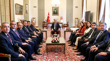 TBMM BAŞKANI KURTULMUŞ, DEVA PARTİSİ MİLLETVEKİLLERİNİ KABUL ETTİ