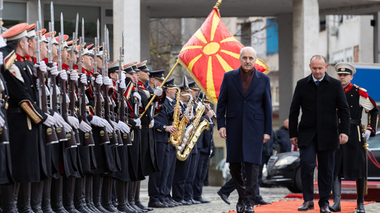 TBMM Başkanı Kurtulmuş, Kuzey Makedonya'da Mevkidaşı Gaşi Tarafından Resmi Törenle Karşılandı - Resim: 3