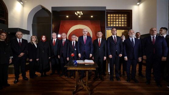 TBMM'nin Açılışının 105. Yıl Dönümü Dolayısıyla Birinci Meclis'te Anma Töreni Düzenlendi - Resim: 1