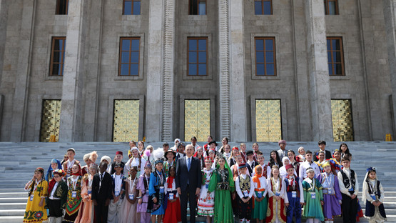 TBMM Başkanı Kurtulmuş, Dünya Çocuklarını Kabul Etti - Resim: 45