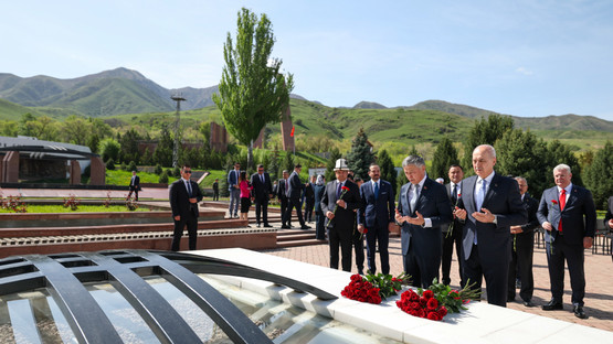 TBMM Başkanı Kurtulmuş, Ata-Beyit Ulusal Tarih Ve Anıt Kompleksi’ni Ziyaret Etti - Resim: 3