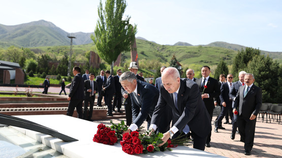 TBMM Başkanı Kurtulmuş, Ata-Beyit Ulusal Tarih Ve Anıt Kompleksi’ni Ziyaret Etti - Resim: 4