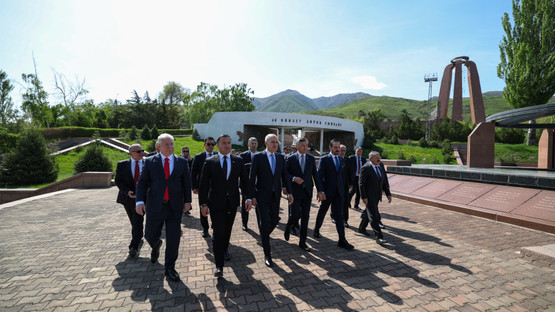 TBMM Başkanı Kurtulmuş, Ata-Beyit Ulusal Tarih Ve Anıt Kompleksi’ni Ziyaret Etti - Resim: 5
