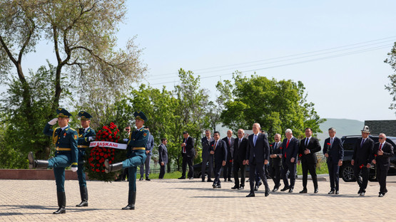 TBMM Başkanı Kurtulmuş, Ata-Beyit Ulusal Tarih Ve Anıt Kompleksi’ni Ziyaret Etti - Resim: 10