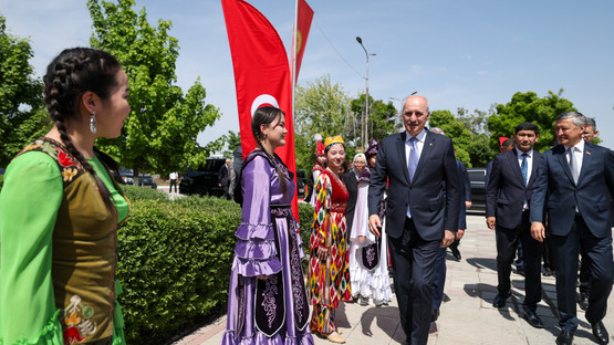 TBMM Başkanı Numan Kurtulmuş, Kırgızistan-Türkiye Manas Üniversitesi’ni Ziyaret Etti - Resim: 2