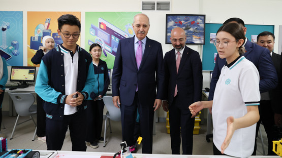 TBMM Başkanı Kurtulmuş, Bişkek'te Bulunan Maarif Okulunu Ziyaret Etti - Resim: 5