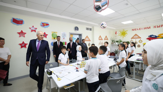TBMM Başkanı Kurtulmuş, Bişkek'te Bulunan Maarif Okulunu Ziyaret Etti - Resim: 11