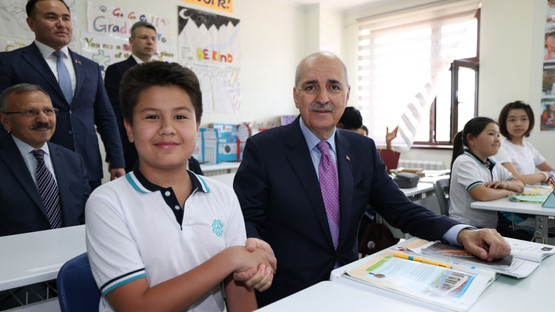 TBMM Başkanı Kurtulmuş, Bişkek'te Bulunan Maarif Okulunu Ziyaret Etti - Resim: 15