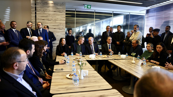 TBMM Başkanı Kurtulmuş'tan, TBMM Başkanvekili Önder'in Tedavi Gördüğü Hastaneye Ziyaret - Resim: 2