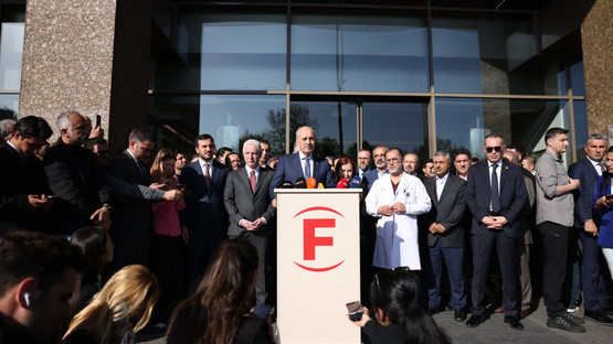 TBMM Başkanı Kurtulmuş'tan, TBMM Başkanvekili Önder'in Tedavi Gördüğü Hastaneye Ziyaret - Resim: 4