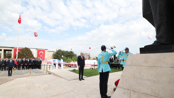 TBMM Başkanı Kurtulmuş, Meclis'teki Atatürk Anıtı'na Çelenk Bıraktı - Resim: 4