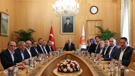 TBMM BAŞKANI KURTULMUŞ, MEMUR-SEN BAŞKANLAR KURULU ÜYELERİNİ KABUL ETTİ - Resim: 7