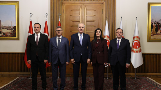 TBMM BAŞKANI KURTULMUŞ, MECLİS PERSONELİYLE BAYRAMLAŞTI - Resim: 2