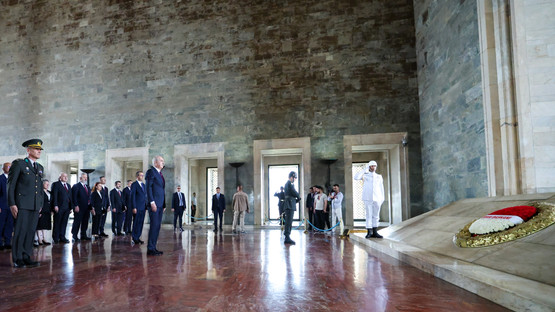 TBMM Başkanı Kurtulmuş Ve Başkanlık Divanı Üyelerinden Anıtkabir Ziyareti - Resim: 1