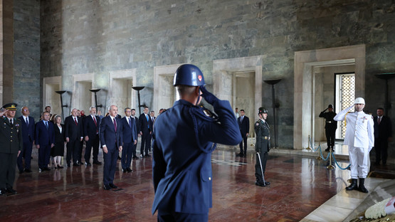 TBMM Başkanı Kurtulmuş Ve Başkanlık Divanı Üyelerinden Anıtkabir Ziyareti - Resim: 3