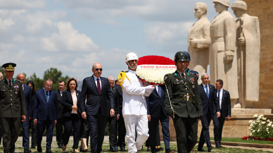 TBMM Başkanı Kurtulmuş Ve Başkanlık Divanı Üyelerinden Anıtkabir Ziyareti - Resim: 10