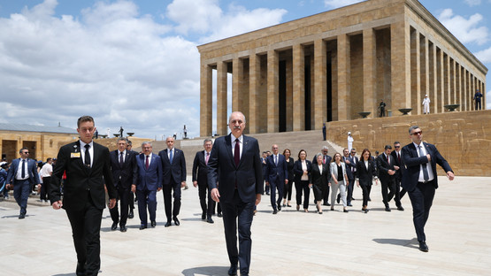TBMM Başkanı Kurtulmuş Ve Başkanlık Divanı Üyelerinden Anıtkabir Ziyareti - Resim: 15