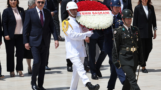 TBMM Başkanı Kurtulmuş Ve Başkanlık Divanı Üyelerinden Anıtkabir Ziyareti - Resim: 19