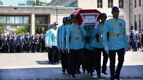 TBMM Başkanı Kurtulmuş, Eski Milletvekili İsmail Bilen İçin Meclis'te Düzenlenen Cenaze Törenine Katıldı - Resim: 2