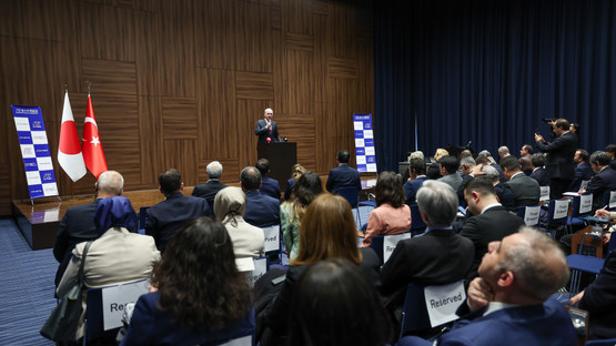 Ortadoğu'da Barış Perspektifi Ve T&uuml;rkiye Başlıklı Konferansta Katılımcılara Hitap