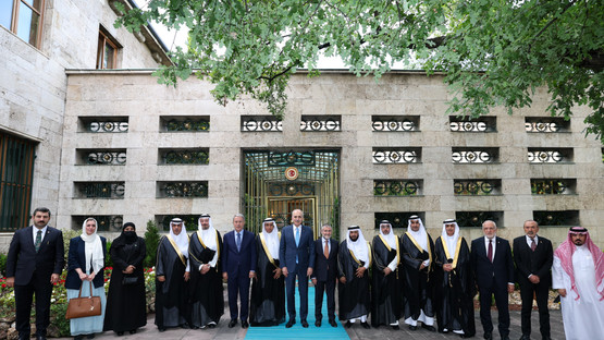 TBMM Başkanı Kurtulmuş, Suudi Arabistan-Türkiye Parlamentolar Arası Dostluk Grubu Başkanı Al-Gannas’ı Kabul Etti - Resim: 4
