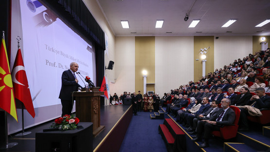 Uluslararası Maarif Okulu 21 Aralık T&uuml;rk&ccedil;e Eğitim Bayramı Programı'nda Katılımcılara Hitap