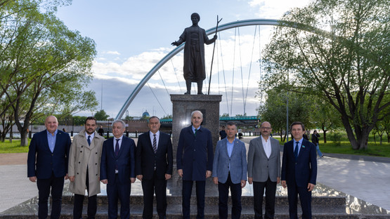 Yunus Emre Anıtı'nı Ziyaret