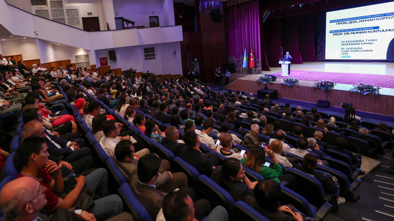 Hoca Ahmet Yesevi Uluslararası Kazak-T&uuml;rk &Uuml;niversitesi 21. Y&uuml;zyılda T&uuml;rk D&uuml;nyasının Yeri Konferansı'nda Katılımcılara Hitap
